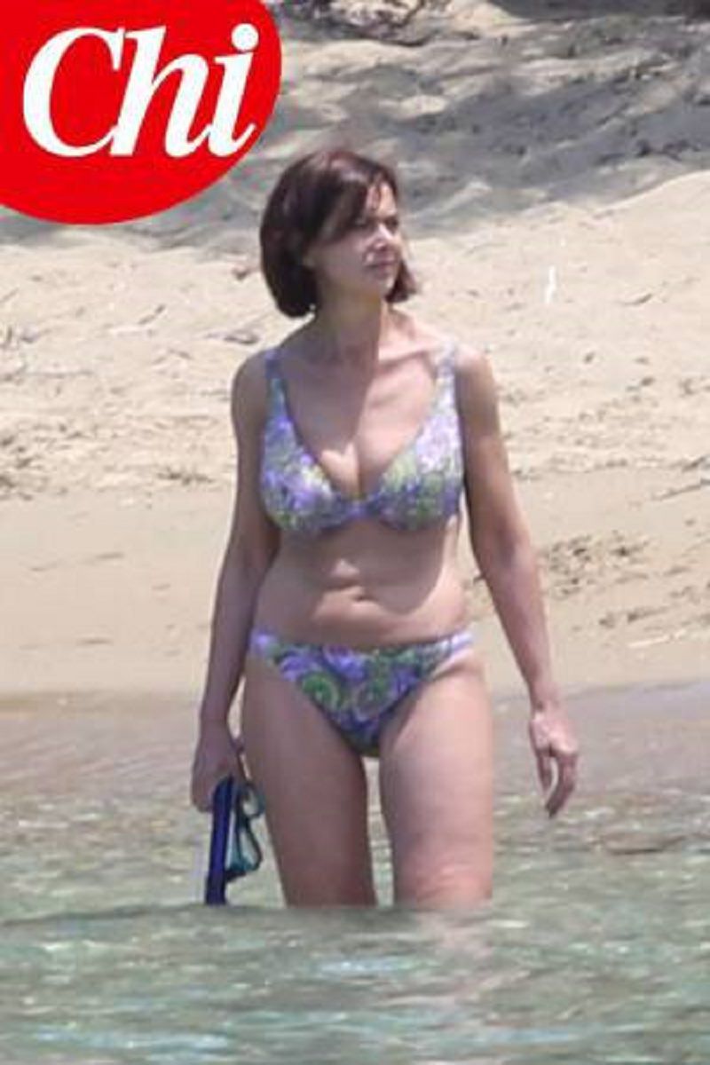 Laura Boldrini in bikini: sfoglia la gallery