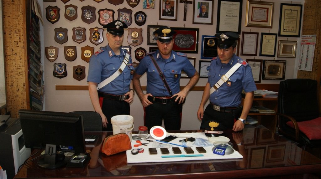 Palermo, scoperto deposito per lo spaccio di droga