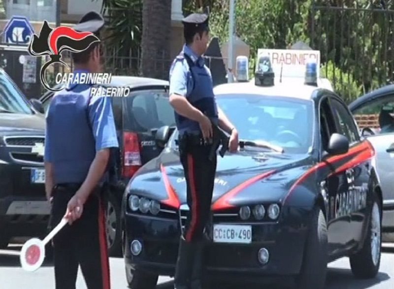 “Dobbiamo mangiare, abbiamo i carcerati e dobbiamo mantenere le famiglie”. Chiedeva il pizzo al titolare di un cantiere palermitano