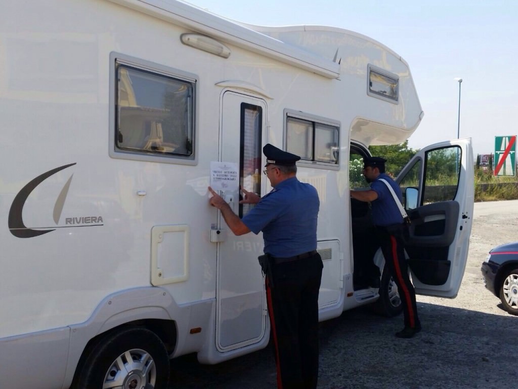 Catania, “camper dell’amore” alla Playa. Un arresto