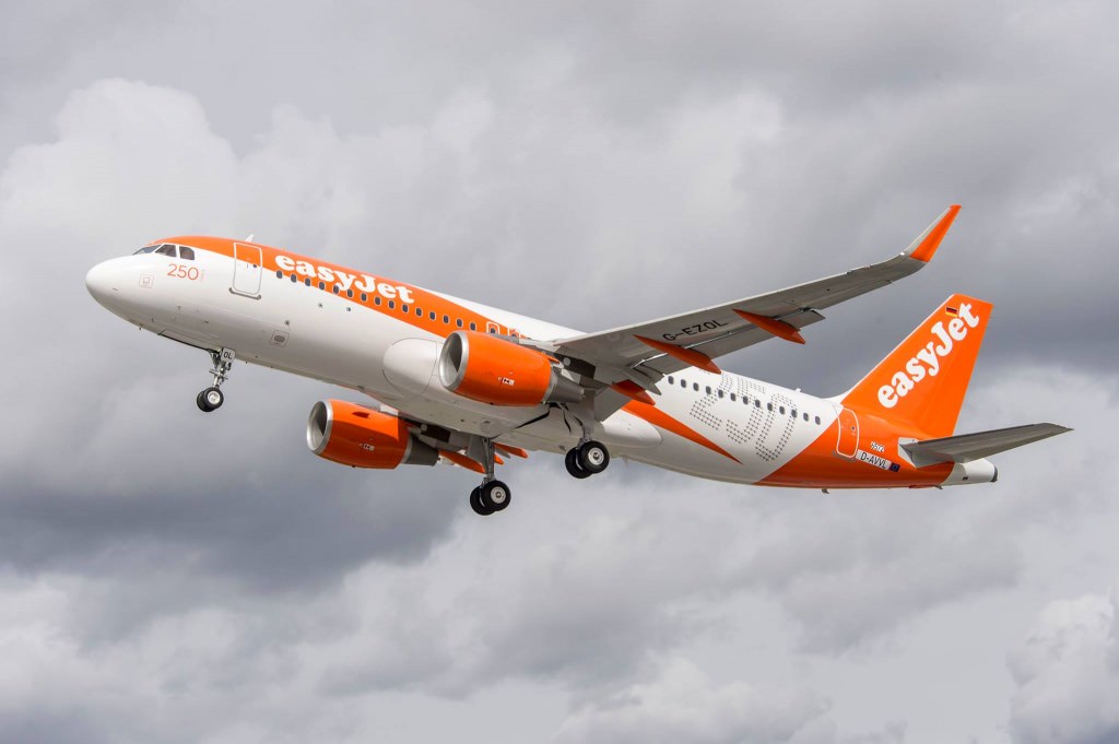 Paura in volo: poliziotto salva i passeggeri di un aereo Palermo-Parigi
