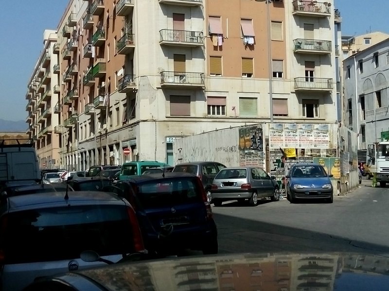 Quel cantiere abbandonato a Palermo in piazza Bottego….