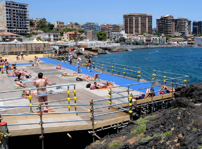 Furti nei solarium catanesi: arrestati i colpevoli Furti nei solarium catanesi: arrestati i colpevoli