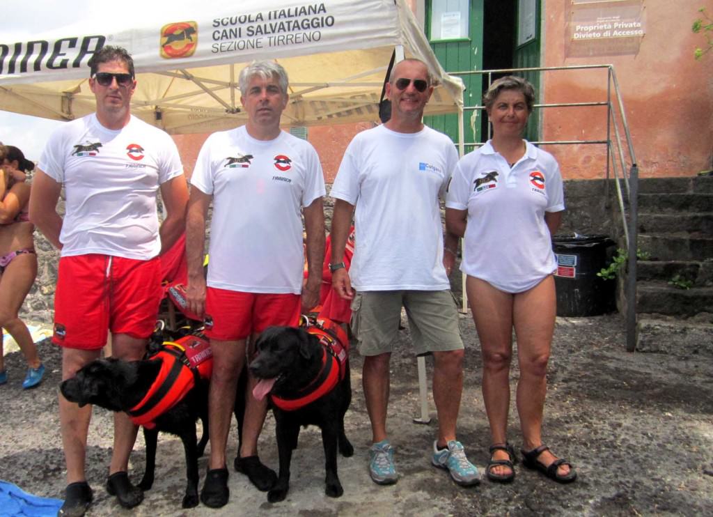 Aci Trezza, attivato servizio di salvataggio a mare con i cani