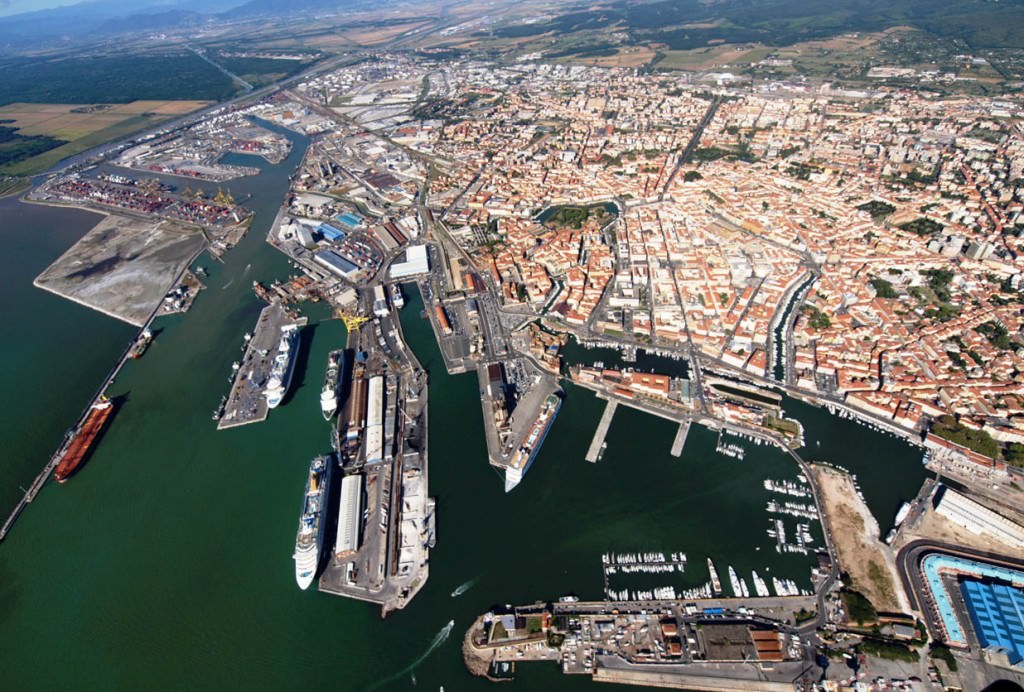 Incidente al porto di Livorno. Operaio di Gela ferito gravemente