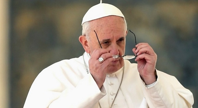 Papa Francesco a Piazza Armerina, bagno di folla per il pontefice: “Leggete il Vangelo”
