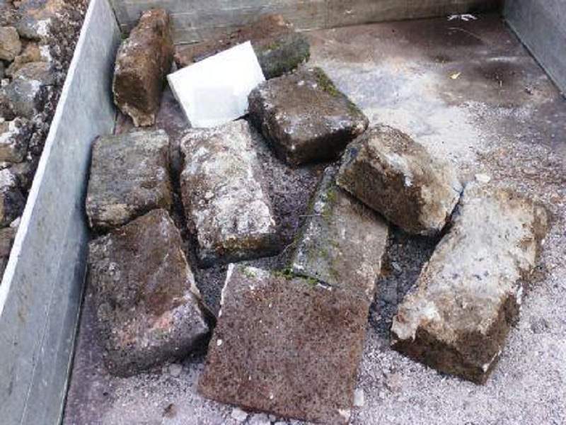 Rubava basole di pietra lavica, arrestato ladro croato a Viagrande Rubava basole di pietra lavica, arrestato ladro croato a Viagrande