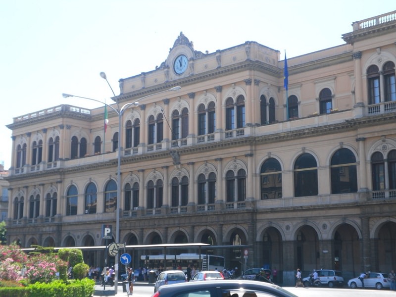 Stazione di Palermo: stupro tra i vagoni, arrestato un minorenne