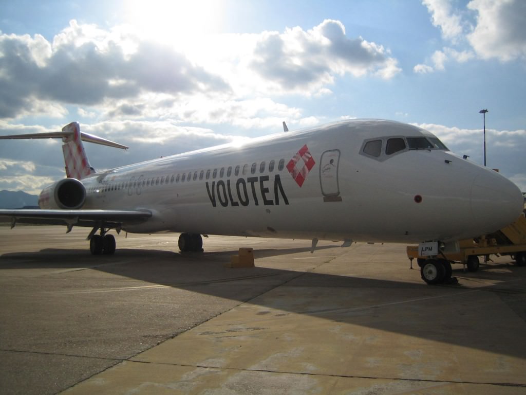 Fumo dalla coda dell’aereo durante le fasi di imbarco: scatta il piano d’emergenza all’aeroporto di Palermo