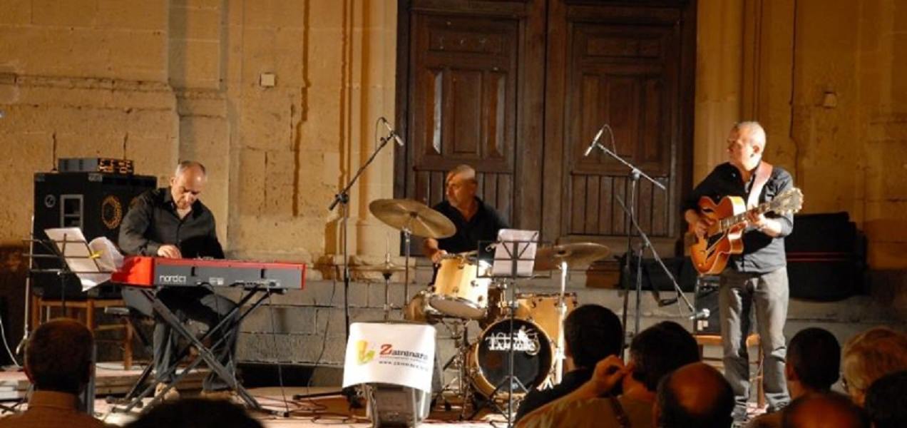 “Misterbianco in jazz”: stasera al Nelson Mandela il Claudio Cusmano Trio