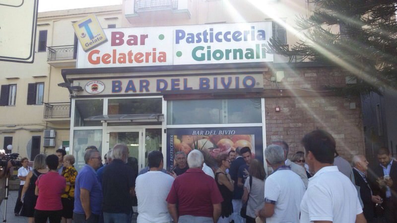 Palermo, anche IdV al flash mob per salvare il Bar del Bivio Palermo, anche IdV al flash mob per salvare il Bar del Bivio