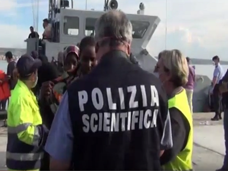 Individuati gli scafisti del barcone approdato ieri a Palermo, fermati due senegalesi