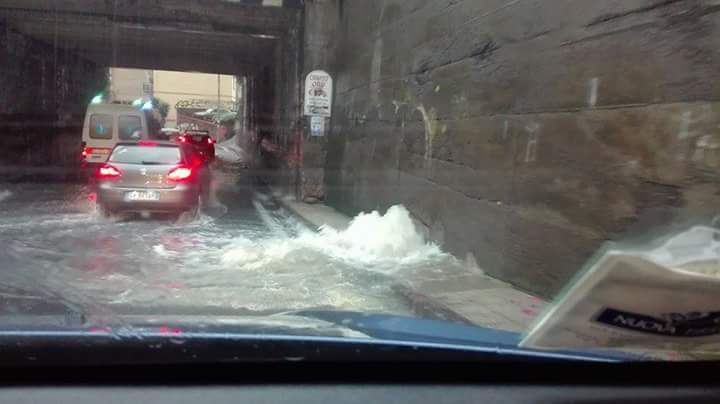 Bomba d’acqua a Catania e dintorni: previste altre 12 ore di pioggia, temporali e freddo