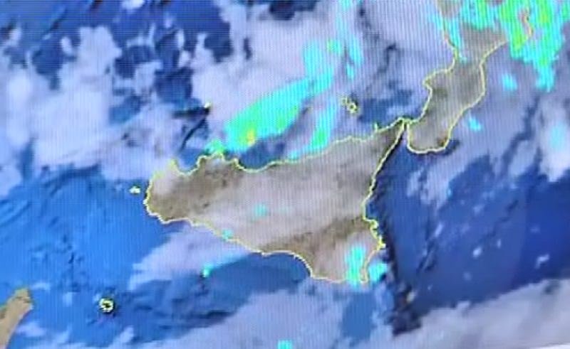 Freddo e neve in Sicilia: scuole chiuse nell’Ennese e disagi in diverse province Freddo e neve in Sicilia: scuole chiuse nell’Ennese e disagi in diverse province