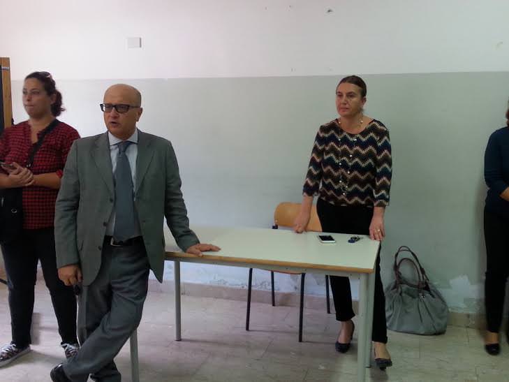 Catania, il De Felice senza “scuola” chiede risposte. Catalfo (M5S): “Agire subito”