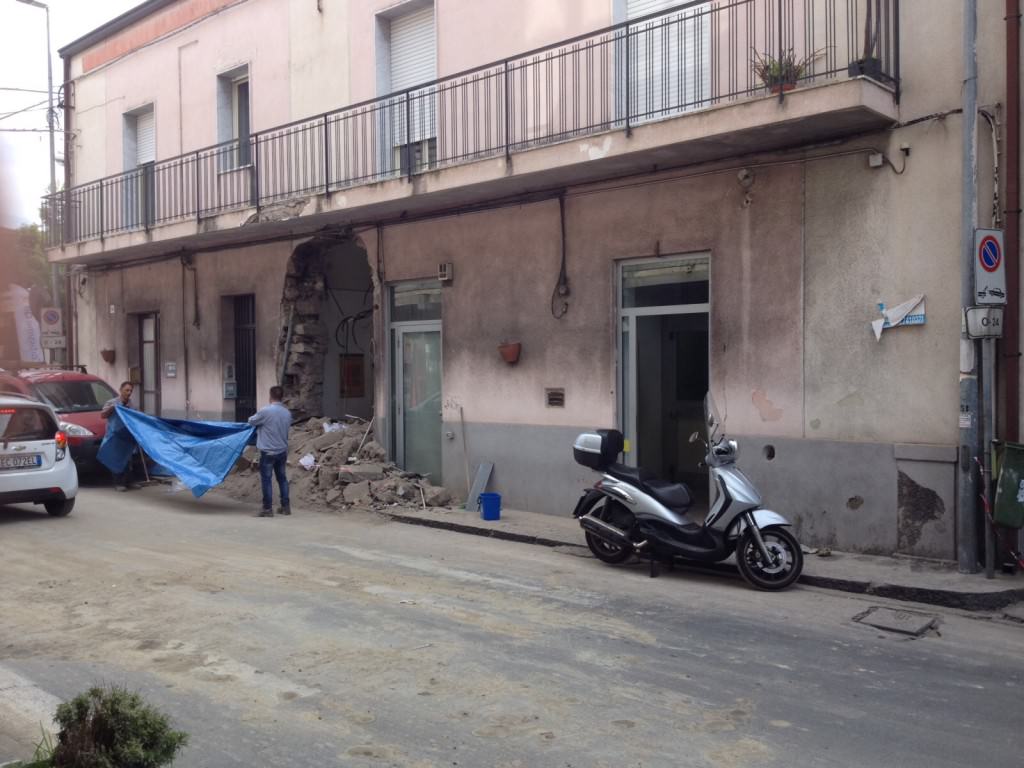 Ficarazzi, rubato il bancomat delle Poste con un escavatore