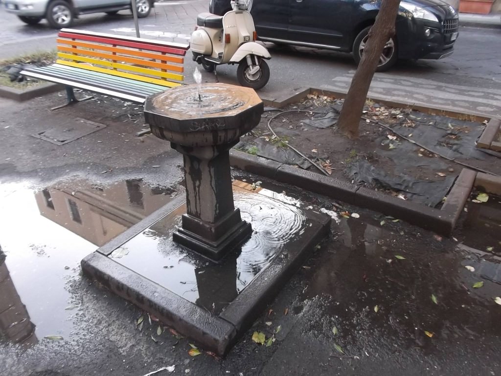 Catania, il degrado di piazza Majorana
