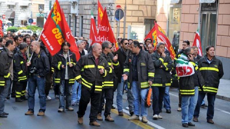 I vigili del fuoco siciliani sfileranno domani in un corteo a Roma