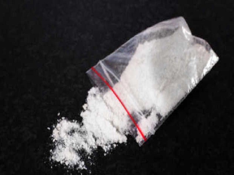 Cocaina in cucina e quasi mille euro in casa: 57enne in manette per spaccio