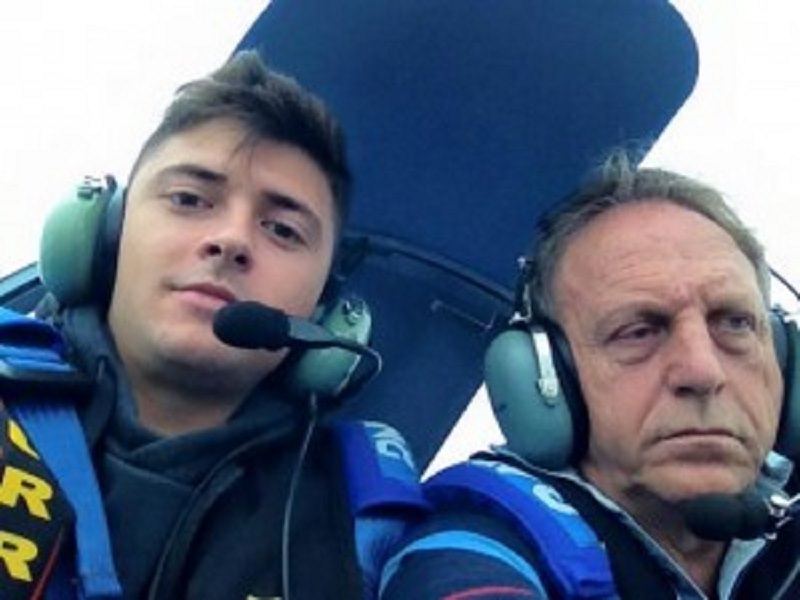 Padre e figlio precipitano con un ultraleggero a Stromboli: si attende l’autopsia