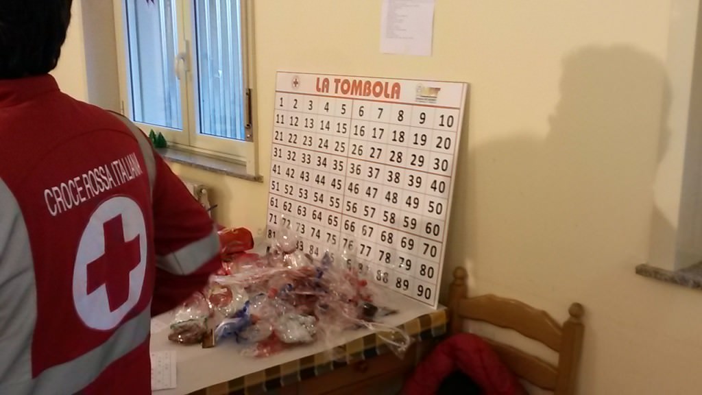 Enna, tombolata della Croce Rossa nel centro di accoglienza