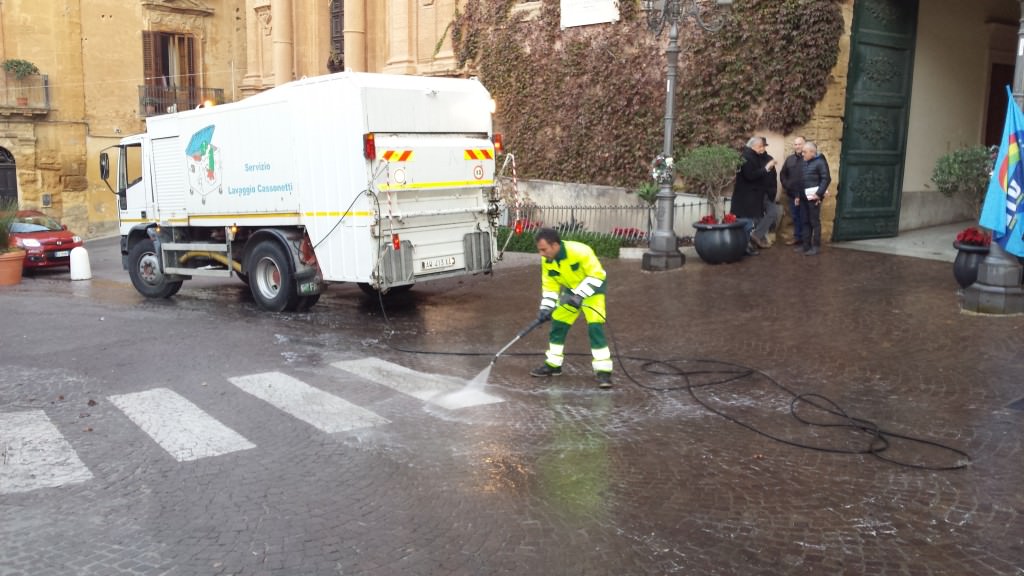 Agrigento: pulizie straordinarie in piazza Pirandello