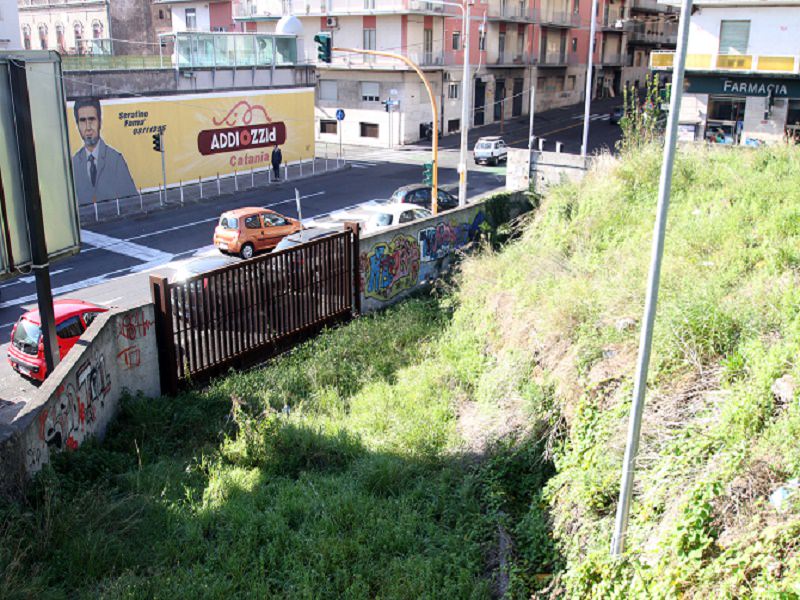 Traffico, degrado e abbandono nel cuore di Catania