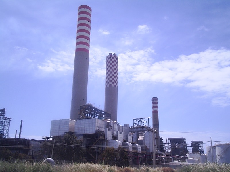 Incrociano le braccia i dipendenti delle Raffinerie di Gela per dire no ai licenziamenti