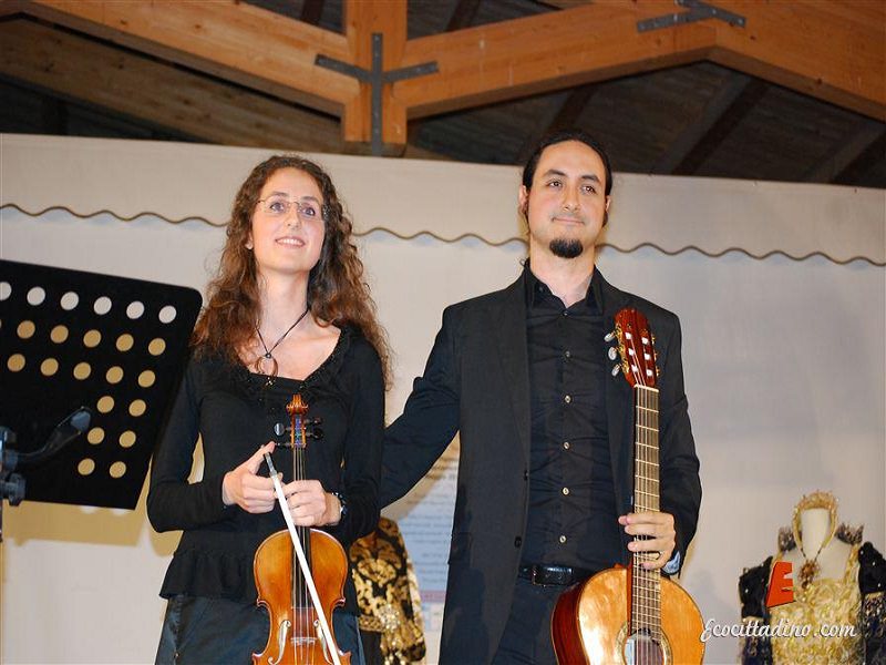 Castello Ursino in musica, stasera in concerto il Ten String Duo Castello Ursino in musica, stasera in concerto il Ten String Duo