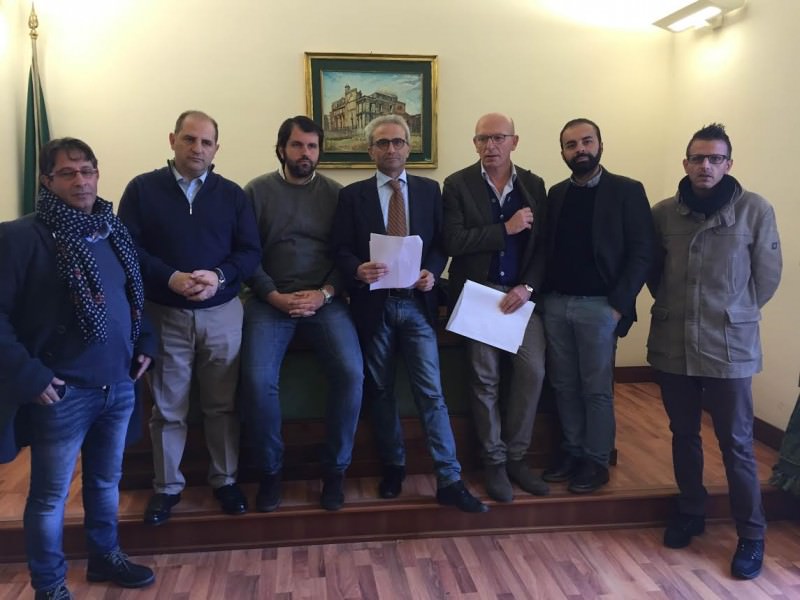 Catania, i consiglieri “snobbati” dall’amministrazione e scoppia la bomba: 3 milioni persi nel 2016 nelle affissioni