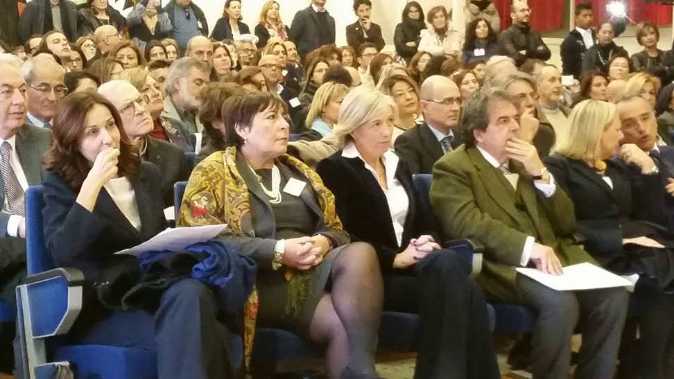 Il ministro Giannini a Catania tra speranze e rilancio per il Sud. Tafferugli e scontri vicino al Comune