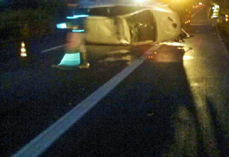 Incidente su A18 Messina-Catania, un’auto si ribalta