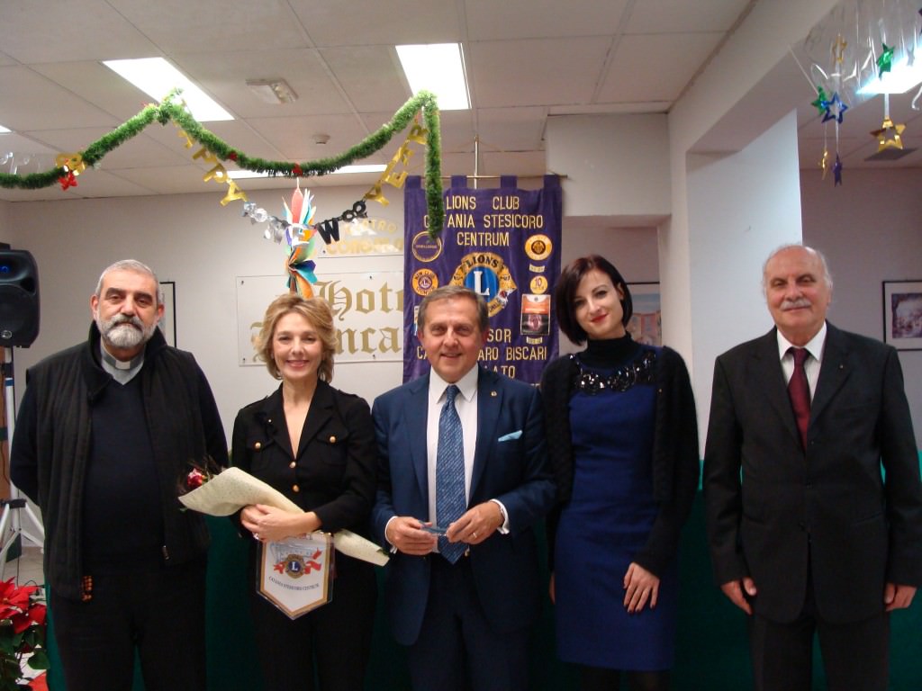Lions Stesicoro Centrum, auguri e borsa di studio a un giovane talento