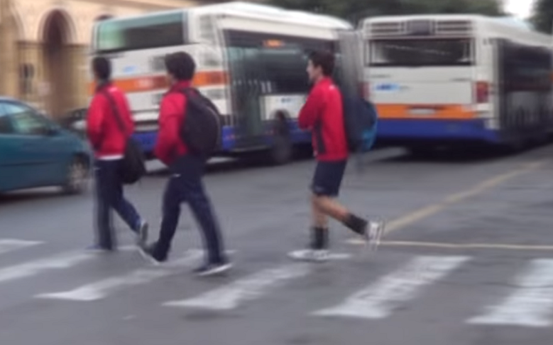 Due trasferte in autobus: società sportiva mostra i vantaggi dei mezzi pubblici a Palermo. IL VIDEO