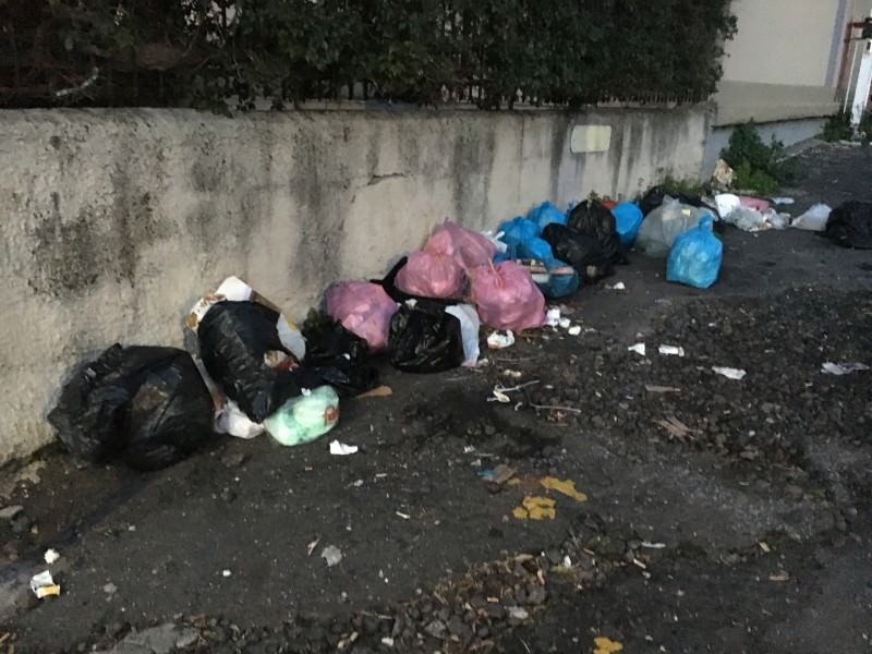 Misterbianco, emergenza rifiuti: indecorosa via Sebastiano Catania
