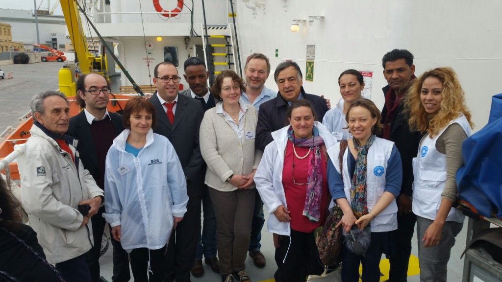 A Palermo Aquarius, la nave per il soccorso dei migranti