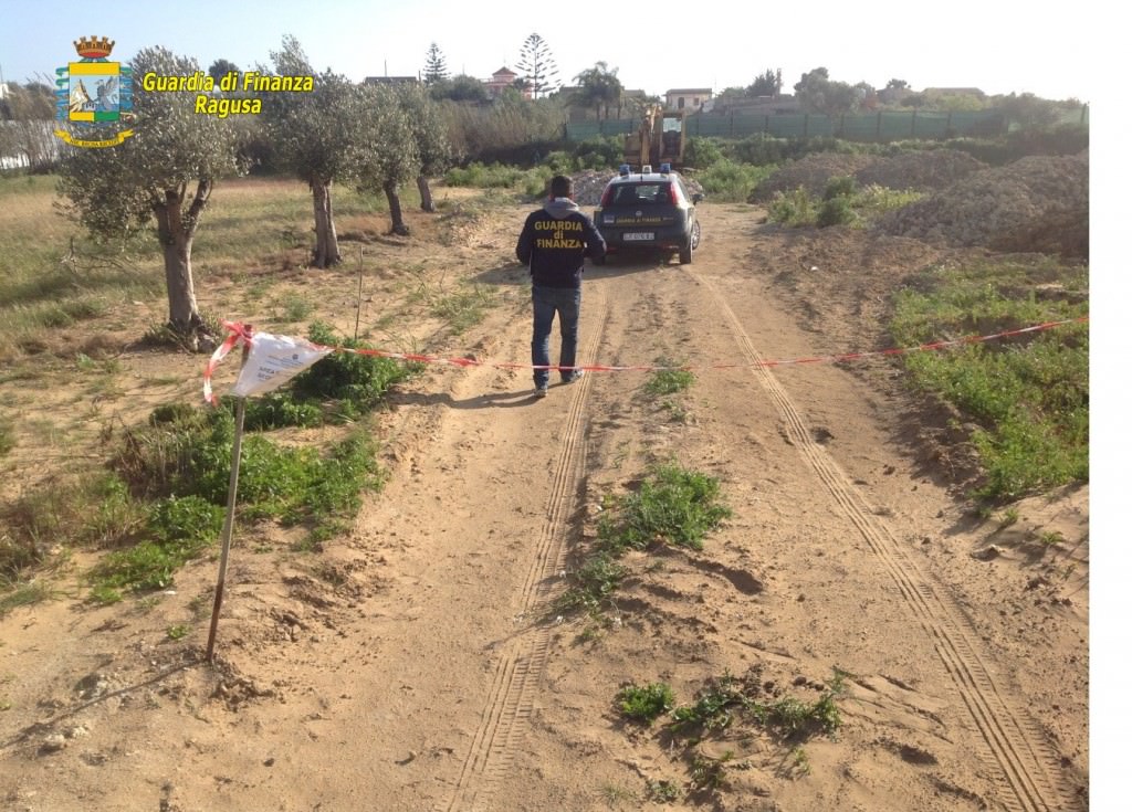 Sequestrata a Ispica maxi discarica abusiva