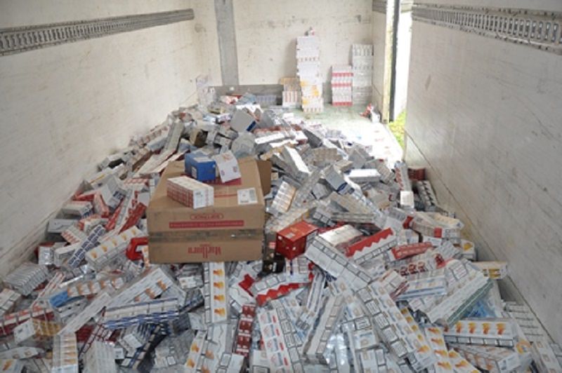 Preso d’assalto un mezzo dei Monopoli di Stato, arrestate 5 persone ad Adrano. IL VIDEO Preso d’assalto un mezzo dei Monopoli di Stato, arrestate 5 persone ad Adrano. IL VIDEO