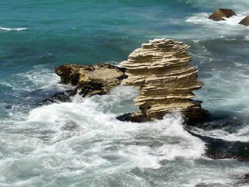 Faraglione nella costa di Terrasini distrutto da mareggiata