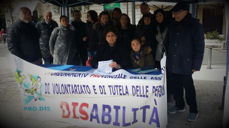 Servizi pro disabili, tante firme a Siracusa