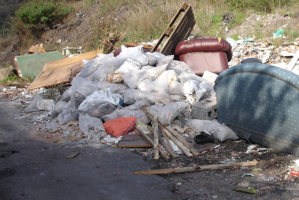 Via Villa Flaminia discarica a cielo aperto, Zingale: “Meriteremmo il premio di quartiere più degradato”