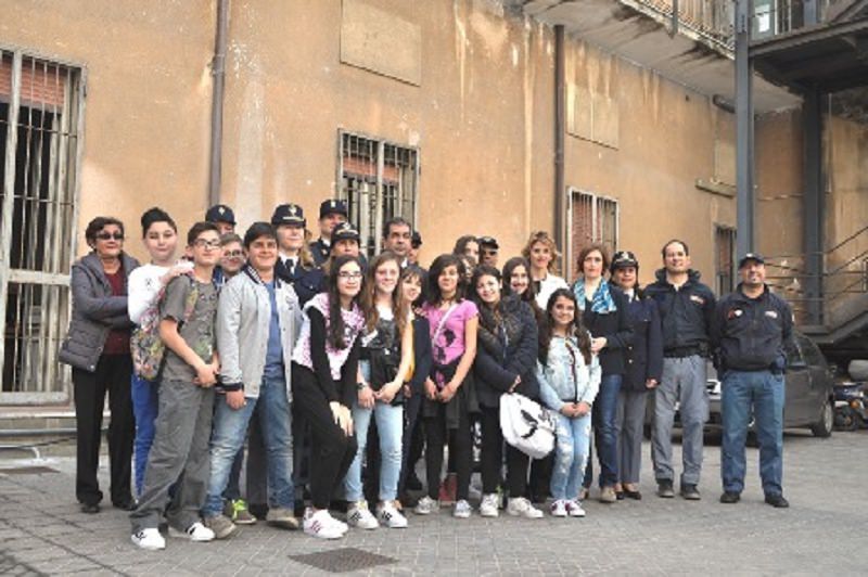 Iniziata serie di incontri tra Polizia di Stato e scolaresche di Acireale