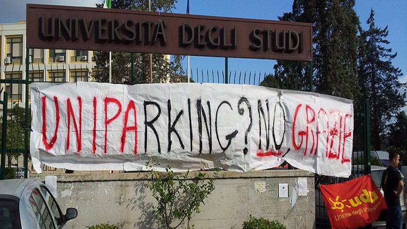 Studenti contro università: “NO a parcheggi a pagamento e tornelli”. Occupato il rettorato di Palermo