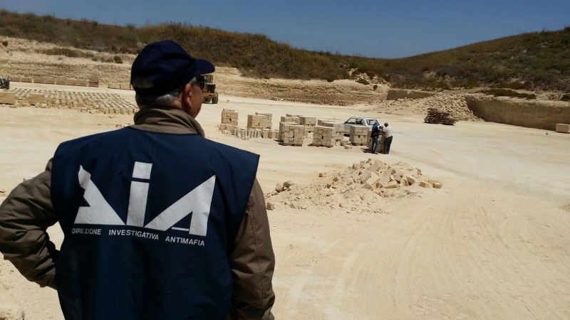 Blitz antimafia nella cava di Lentini