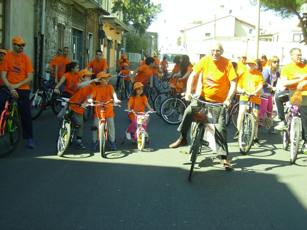 Pedalare e donare. La Fratres con i sangregoresi in bicicletta