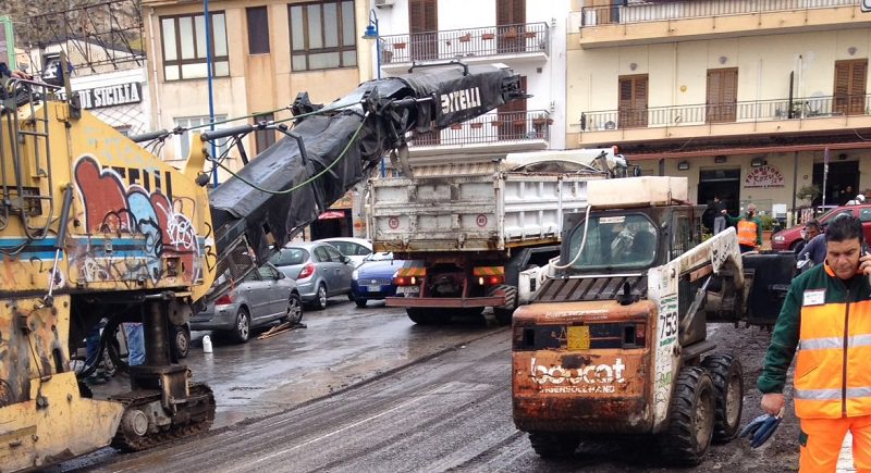 Rap continua lavori a Palermo: bloccato il traffico in piazza Mondello