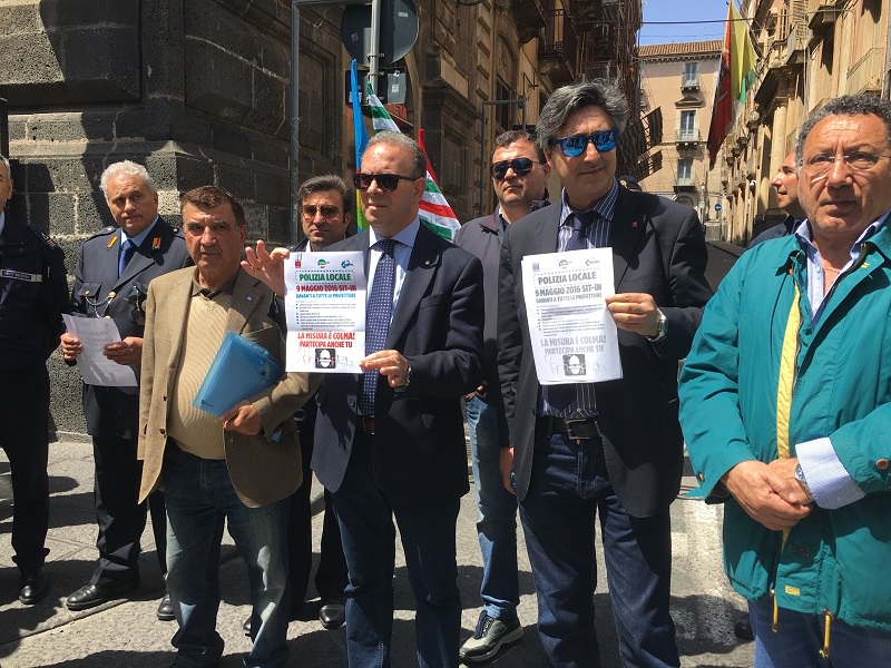 Sit-in della polizia locale, i sindacati: “Bisogna riconoscere il loro lavoro”