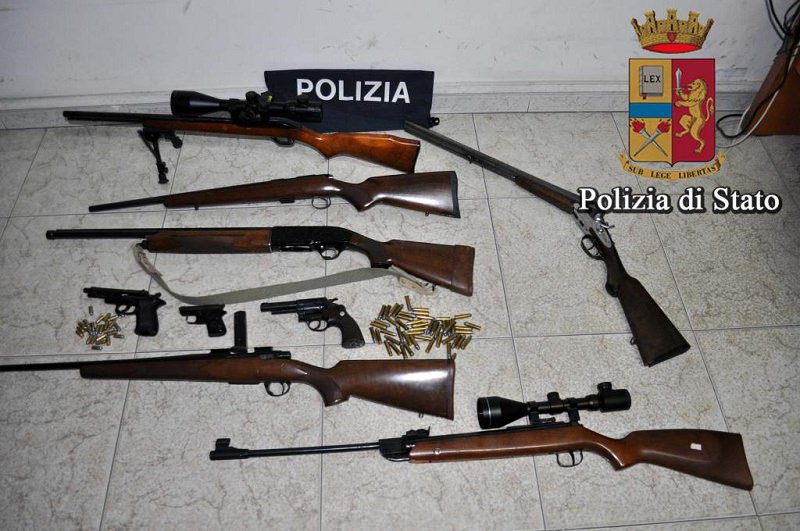 Nella sua fabbrica produceva armi e munizioni clandestine. Arrestato meccanico palermitano