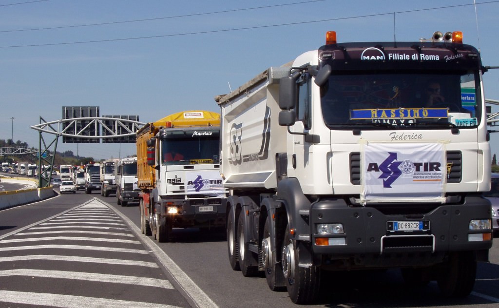 Confronto fra gli autotrasportatori sabato a Gela: “Sicilia può diventare hub internazionale”