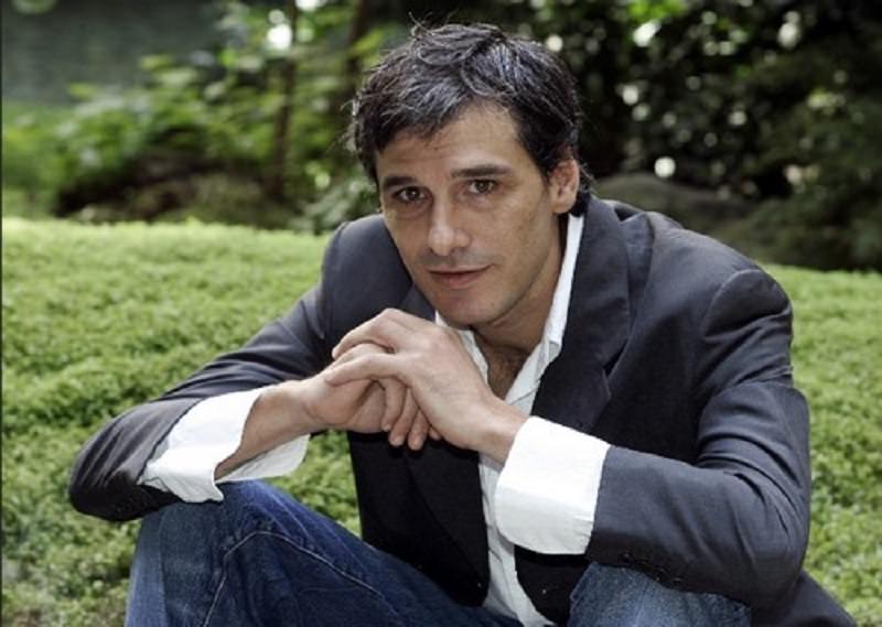 Arrestato l’attore Stefano Dionisi: coltivava marijuana in casa Arrestato l’attore Stefano Dionisi: coltivava marijuana in casa